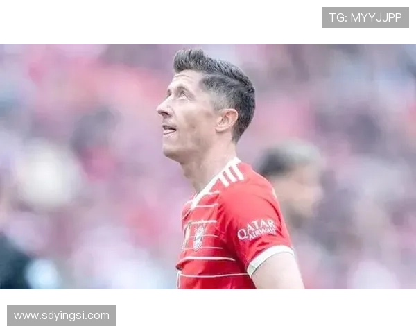 莱万:从拜仁到巴萨 体验家的温暖 莱万:从拜仁到巴萨 体验家的温暖